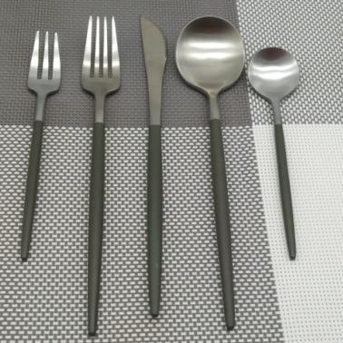 China Sustainable Good Sales Design Luxury Flatware Set Stainless Steel Gold Flatware Set For Kitchen Wedding for sale