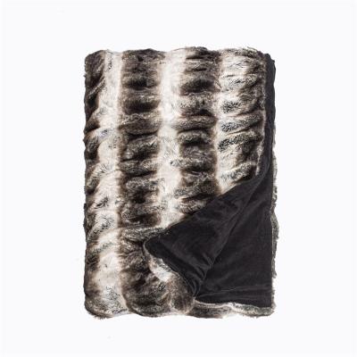 China Anti-pilling Luxurious Warm Throw Ruched Fuzzy Blanket For Couch Comfortable Soft Faux Fur Blanket for sale