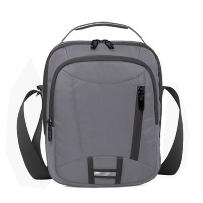 China 2021 new design polyester shoulder bag causal waterproof nylon trunk shoulder bag men bag for sale