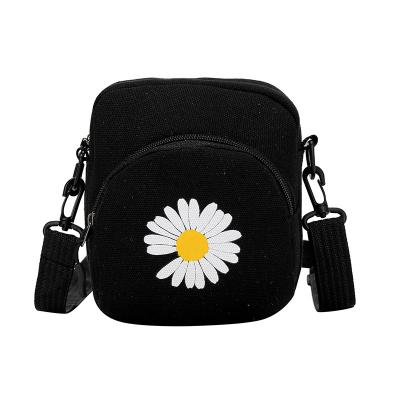 China Summer Fashion Daisy Everyday Canvas Bag Spring All-Match One Shoulder Small Messenger Bag for sale