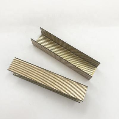 China GALVANIZED Medium Wire Staple Crown U-Type Wide Staple for sale