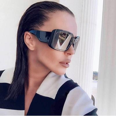 China Fashion Sunglasses 2020 Brand Designer Fashion Trendy Colorful Oversized Glass Women Sun Glasses Shades for sale