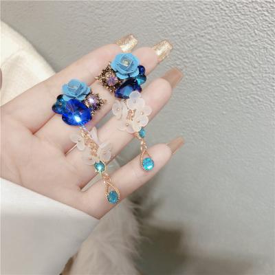 China 2021 High-grade exquisite style earrings dinner style temperament flower female earrings for sale