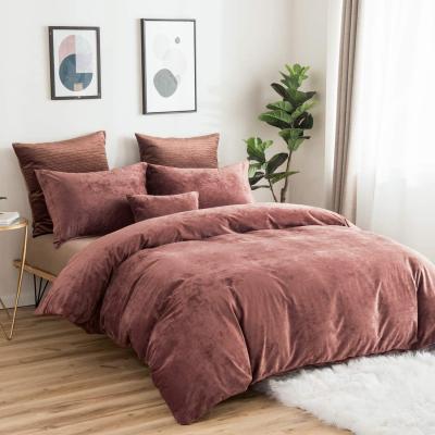 China Portable Wholesale Luxury Design Velvet Bedding Soft Duvet Cover Set for sale