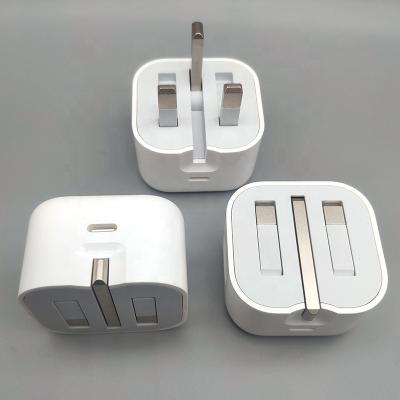 China Fast Charging Chargers 12v 3 pin 18w 20w USB-c Power Adapter UK for Apple iphone for sale