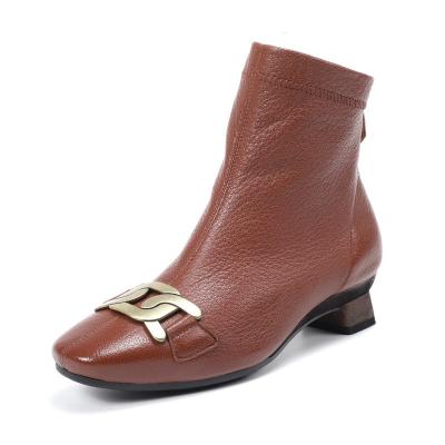 China HZM029 Embroidered Retro Women'S Boots Autumn And Winter New Style Leather Women'S Shoes Pointed Toe Temperament Mid-Hee for sale