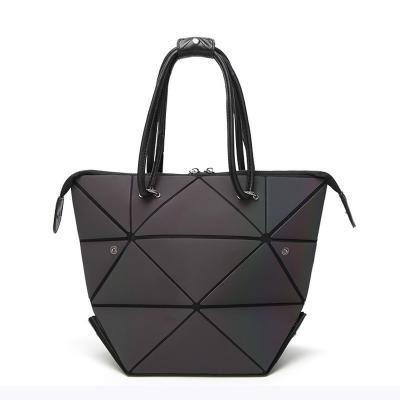 China Hot Selling PU Leather Geometry Night Light Diamond Shape Fashion Changeable Sling Bag For Women for sale