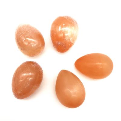 China Wholesale Natural Egg Crystal Gypsum Egg from Europe Crystal Healing Stone Orange Selenite for sale