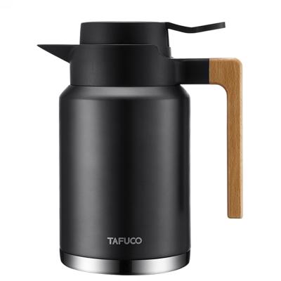 China Hot Sale 1.5L Handle Teapot Water Jug Stainless Steel Sustainable Thermal Wooden Vacuum Insulated Carafe for sale