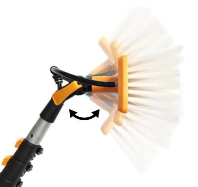 中国 Solar Cleaning Brush For Roof With Dual Use Water Pump / Faucet 販売のため