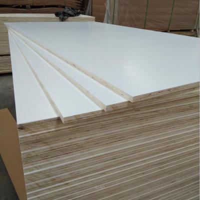 China Contemporary waterproof melamine faced 12mm 15mm 18mm plywood/poplar melamine plywood from China factory for sale