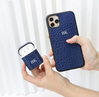 China Custom Cute Crocodile Leather Luxury Pattern Cell Phone Case Cell Phone Case Design Genuine Leather Phone Case for iphone 12 13 phone case for sale