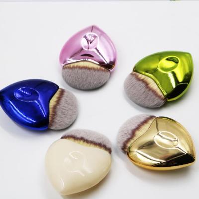 China Flat Brush Heart Shape Makeup Brush Base Cosmetics Tool Base Brush Handle Makeup Brush for sale