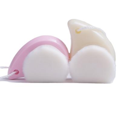 China Cosmetic Beauty Care Makeup Tools Comma Shape Cleansing Brush Remover Facial Cleansing Deep Detergent Easy Carry for sale