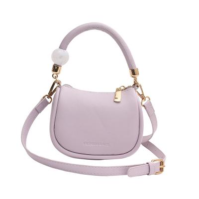 China Hot Selling Fashion 2023 Fashion The Handle Has Round Jelly Shoulder Bag Custom Logo Ornament Beach Summer Women Handbags Good Quality for sale