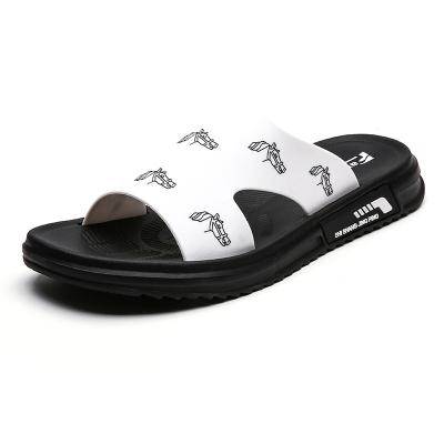 China 2021 new summer fashion trend fashion wear-resistant men's outdoor beach non-slip slippers for sale