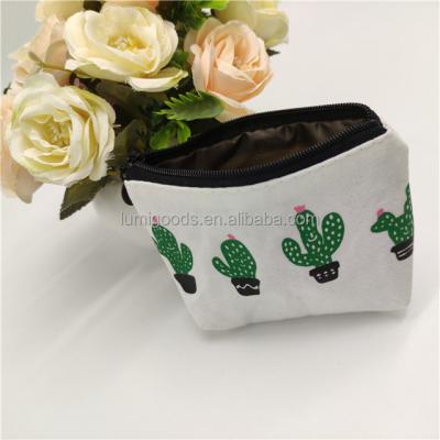 China Fashoion Style Canvas Cute Zipper Bag Lightweight Bag With LOGO Makeup Storage Bag for sale