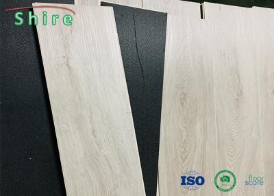 Chine plancher en bois extérieur de relief de vinyle de spc de grain pour l'installation d'intérieur à vendre