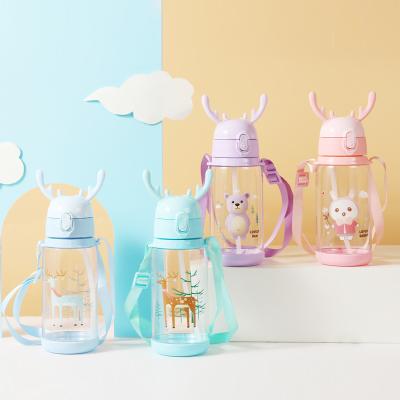 China Hot Sale Cartoon Cartoon Antlers Baby Kids Plastic Straw Water Bottle Portable Strap Bouncing Cup Milk Water Bottle for sale