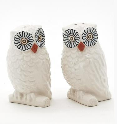 China Sustainable Lovely 3d Owl Shaped Spice Set Ceramic Condiment Set Set Salt And Pepper Shaker for sale