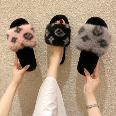 China 2021 winter women fur bag and slipper fashion trend set fur slippers home fashion fur designer winter wool warm slipper for sale