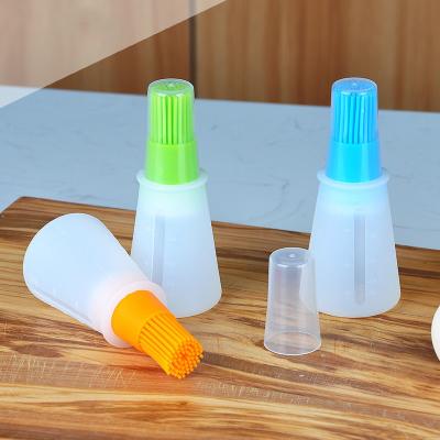 China Portable Silica Gel Silicone Oil Bottle With Brush Grill Oil Brushes With Cover Liquid Oil Pastry Kitchen Bake BBQ Brush Kitchen Tools for sale