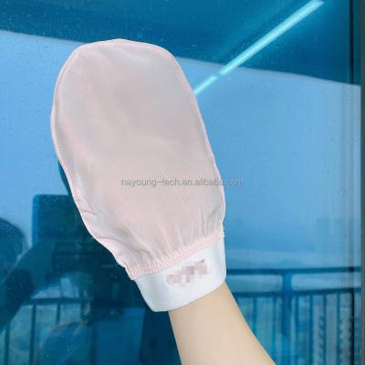 China EXFOLIATE 100% Natural Raw Silk Bath Glove Shower Glove Hot Selling Cocoon Dead Skin Removal For Body Cleanser With Package for sale