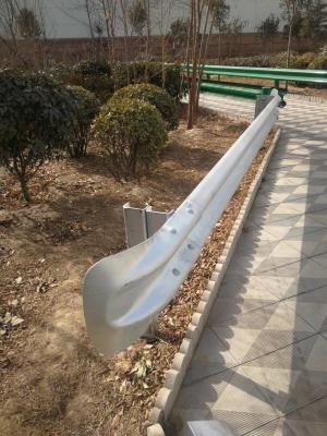 China Highway Guardrail M180 Hot Dip Galvanized W Beam 2.7mm Thickness Te koop