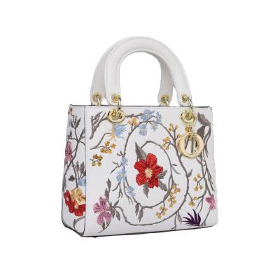 China Guangzhou factory high quality new fashion 2021 women's fashion designer daifeibao embroidery handbags luxury sequined ladies bags for sale