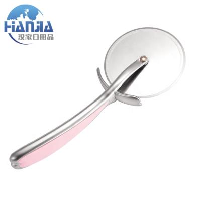 China Good quality heart shape stainless steel metal round wheel blade disposable pizza cutter for gift for sale