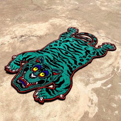 China Non-Slip Commercial Rug Manufacturers Custom Logo Handmade Die Cut Rug Design Tiger Shape Blanket Rug for sale