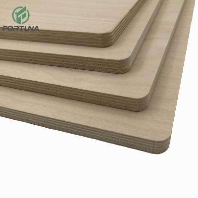 China Modern Baltic Birch Birch Plywood UV Board of Furniture Flooring Home Furniture Bed Frame for sale