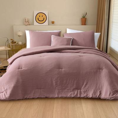 China Sustainable Factory Wholesale Super Soft Adorned Chic Queen and King Comforter Set for sale