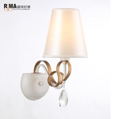 China Zhongshan Contemporary Classic Iron Fabric Steel White Wall Lamp Home Painting Indoor Wall Sconce for sale