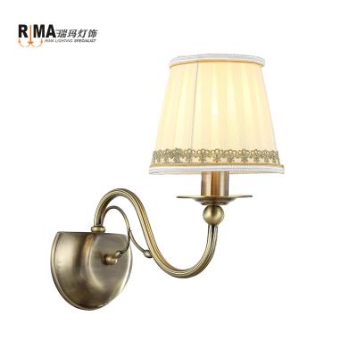 China Vintage Decorative Bedside Home Decoration Hot Sale Metal Antique Brass Wall Lamp for sale