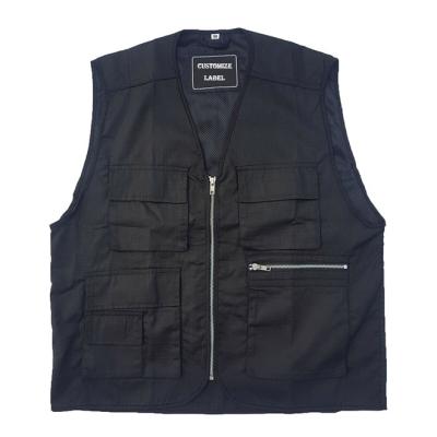 China Anti-wrinkle Men's Multi Pocket Cargo Cotton Utility Mesh Lining Customized Fishing Traveling Waistcoat Increasing Stylish Vest for sale