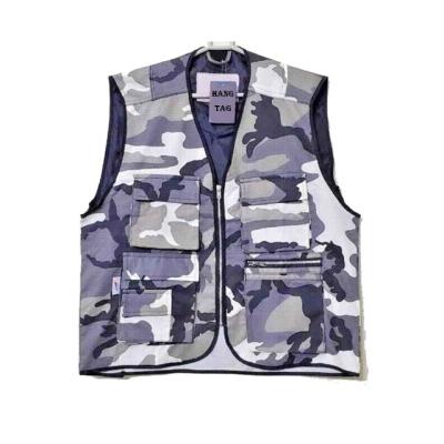 China Anti-Wrinkle Multi Pocket Cotton Cargo Vest Utility Camouflage Fishing Displacement Hiking Vest Latest Design For Men for sale