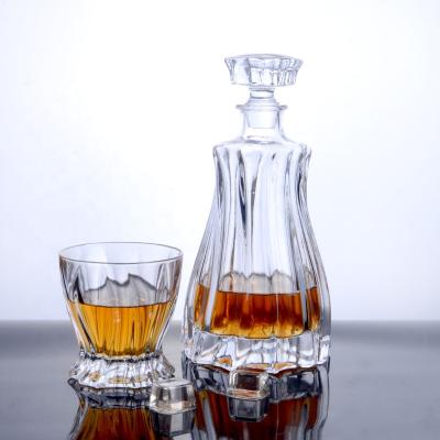 China Disposable Whiskey Set Glass Decanter Set Glass Vodka Liquor Whiskey Decanter Embossed Diamond Crystal Glass Whiskey for sale