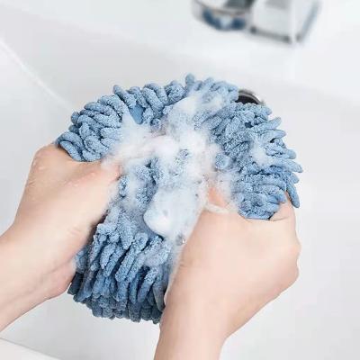 China Chenille Hypoallergenic With Sponge Hand Towels Reusable Hanging Balls for sale