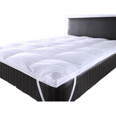 China White Mattress Topper Bed Set Microfiber Protector Mattress Cover Cotton Hotel Bed Viable Cushion Cover for sale