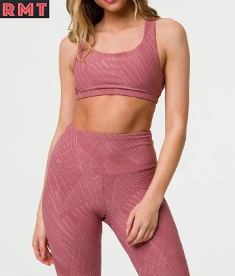 China 2020 Antibacterial New Jacquard Striped Yoga Set Gym Yoga Set Women Fitness Breathable Two Piece Yoga Bra And Leggings Set for sale