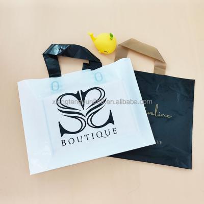 China Good Quality Logo Size Color Luxury Shopping Bags Moisture Proof Popular Custom Plastic Gift Bags Luxury Shopping Bag for sale