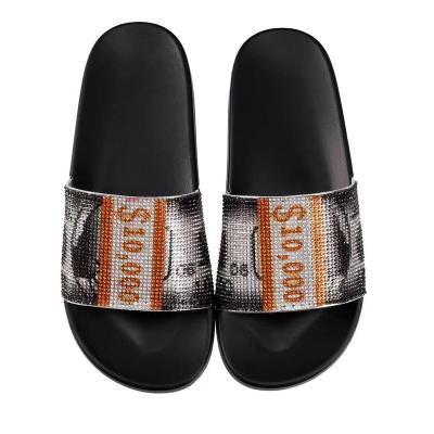 China Cushioning New Women's Slippers Outdoor Diamond Flat Sandals Skateboard Beach Women's Slippers for sale