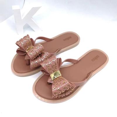 China Damping Flip Flops Anti Slip Women's Shoes New Women's Flat Bottom Outdoor Beach Women's Shoes for sale