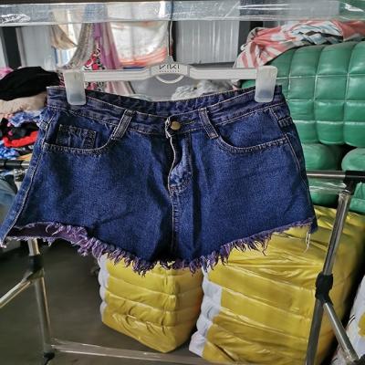 China Used clothing mixed summer high quality used clothes used denim shorts and used cheap jeans clothes for sale