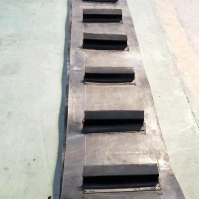 China Customized Industrial Bonded Rubber Conveyor Belts Heat Resistant for sale