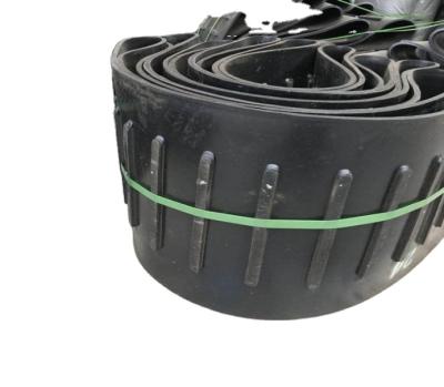 China Heat Resistant Industrial Clamped Rubber Conveyor Belts Herringbone Endless Belt Customized for sale