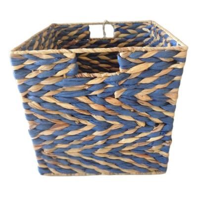 China Wholesale Handmade Portable Square Woven Storage Basket Rope Cattail Natural Woven Decorative Decorative Bulk Cartons Viable Handmade Portable Square for sale