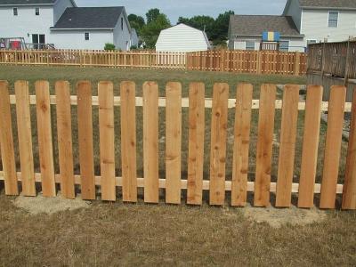 China Kundengebundene Cedar Wood Fence For Garden-Dekorations-im Freien gute Stabilität zu verkaufen