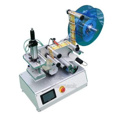 China High Accuracy Food Labeling Machine For Square Bottles Flat Bottle for sale